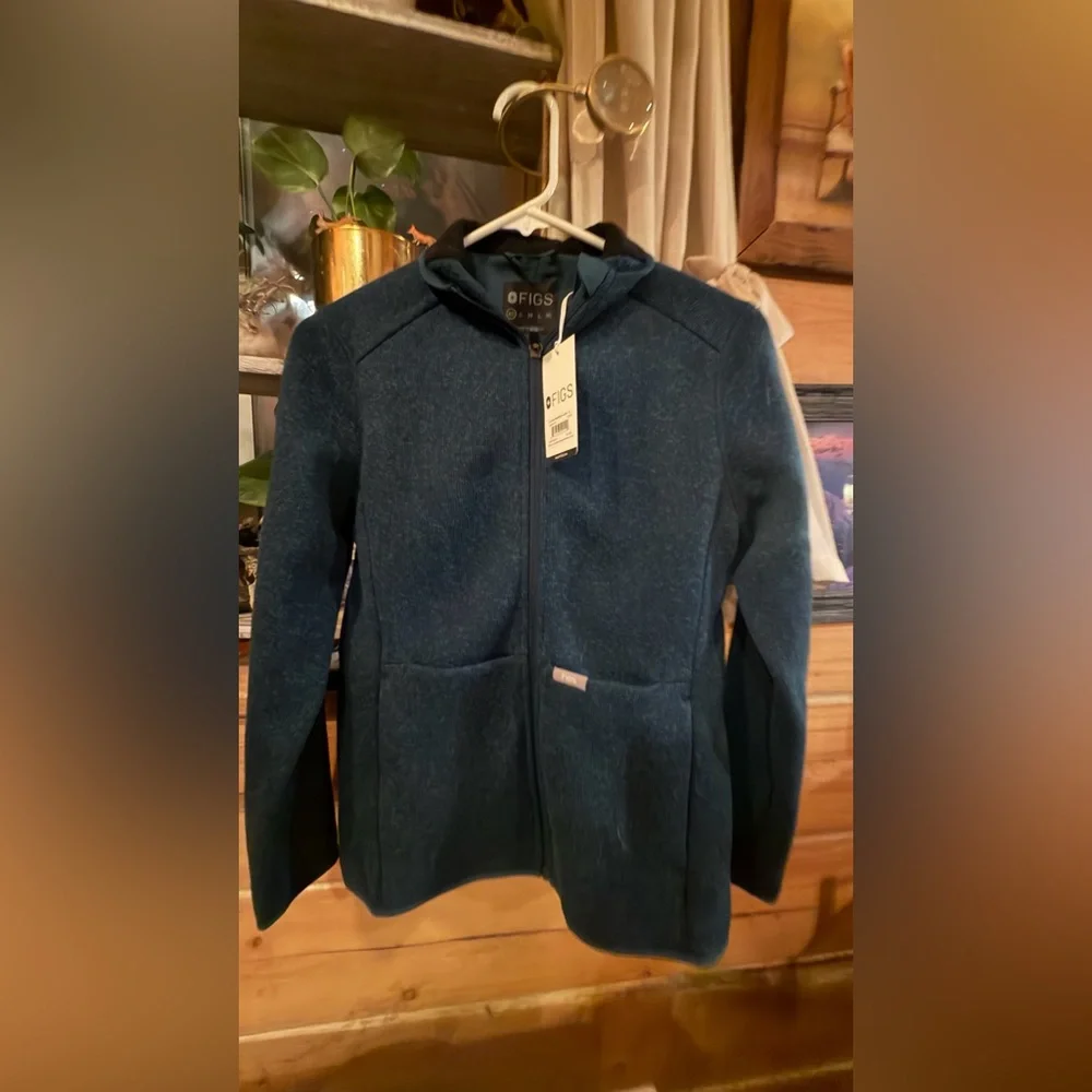 NWT on shift knit fleece in Caribbean blue! Xs - Picture 2 of 4